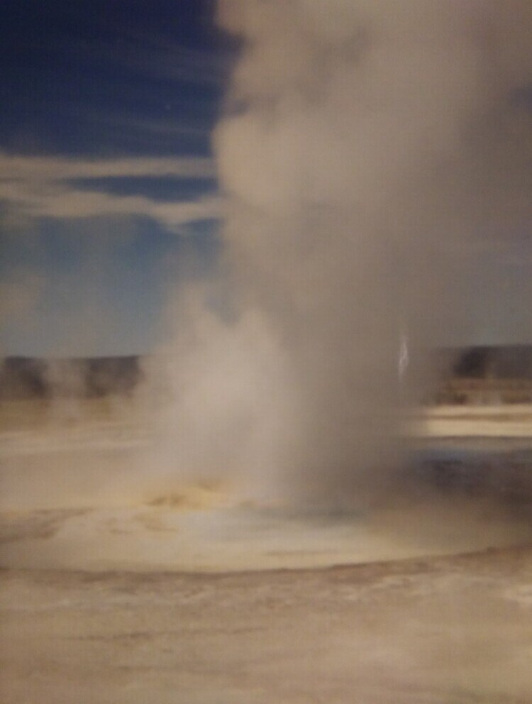 Yellowstone National Park - Old Faithful Geyser